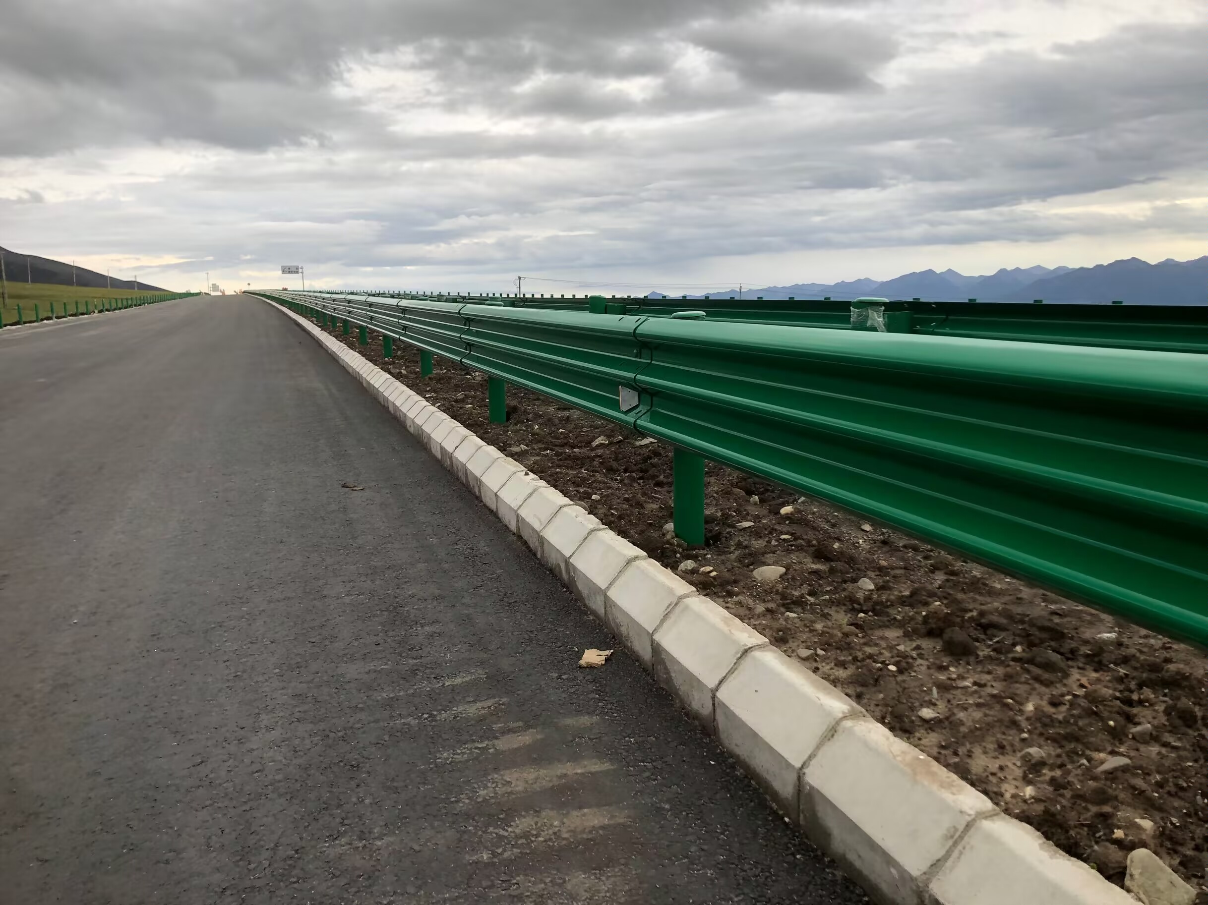 仙居县乡村公路波形护栏波形护栏 - 推荐